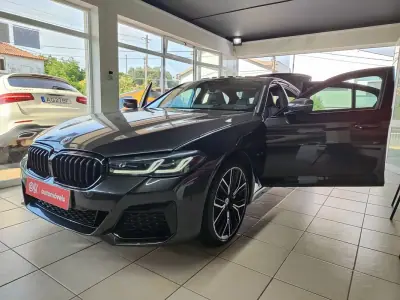 BMW 530e 2022 - 38500 EUR, 34000 km - AUTO.MOTO.pt - 34000km - foto 21 de 46