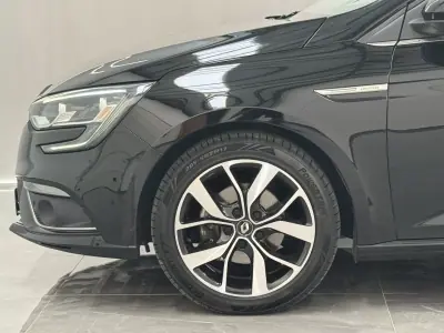 Renault Mégane 2019 - 15990 EUR, 111900 km - 111900km - foto 13 de 28