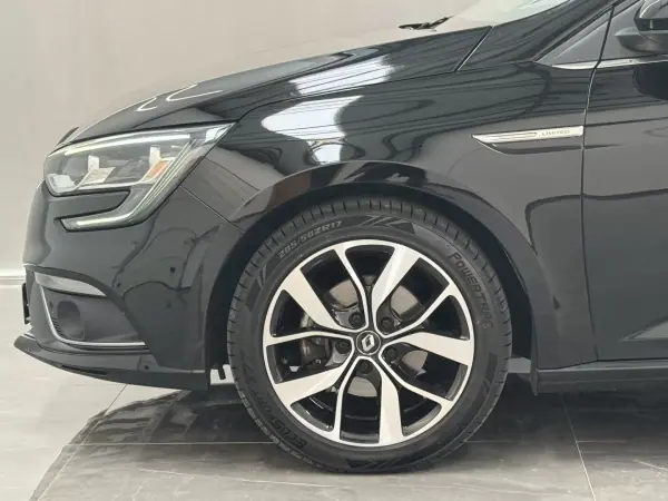 Renault Mégane 2019 - 15990 EUR, 111900 km - 111900km - foto 13 de 28