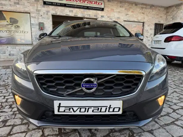Volvo V40 Cross Country 2013 - 13500 EUR, 164000 km - AUTO.MOTO.pt - 164000km - foto 3 de 38