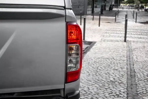 Nissan Navara 2020 - 32490 EUR, 120713 km - AUTO.MOTO.pt - 120713km - foto 12 de 48