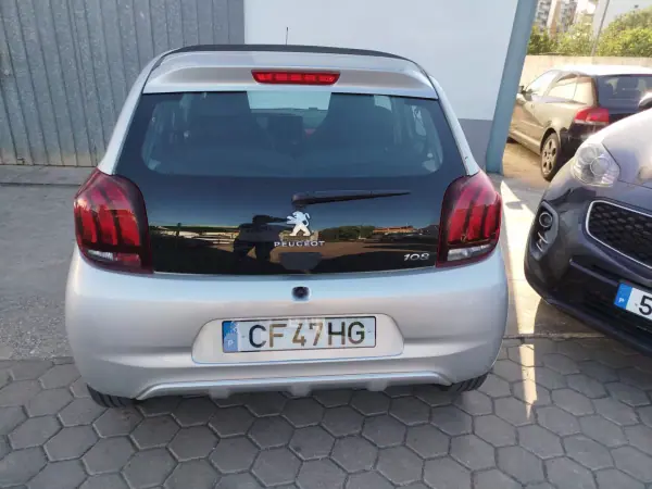 Peugeot 108 2016 - 9900 EUR, 54000 km - AUTO.MOTO.pt - 54000km - foto 3 de 3