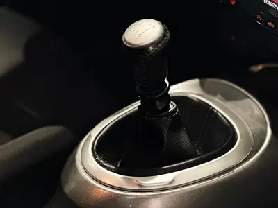 Nissan Juke 2017 - 12990 EUR, 175000 km - AUTO.MOTO.pt - 175000km - foto 28 de 37