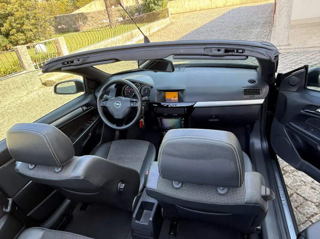Opel Astra Cabrio 2006 - 7499 EUR, 97000 km - 97000km - foto 14 de 25