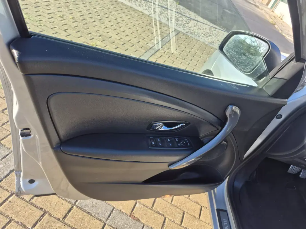 Renault Mégane Sport Tourer 2013 - 7990 EUR, 194177 km - 194177km - foto 15 de 26