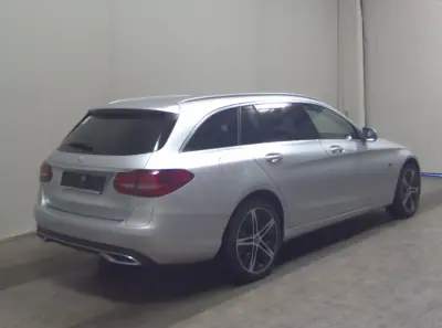 Mercedes-Benz C 300 2021 - 27500 EUR, 89000 km - AUTO.MOTO.pt - 89000km - foto 2 de 11