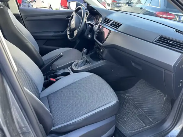 SEAT Ibiza 2018 - 11900 EUR, 111200 km - AUTO.MOTO.pt - 111200km - foto 8 de 17
