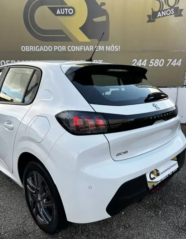 Peugeot 208 2022 - 15400 EUR, 104860 km - AUTO.MOTO.pt - 104860km - foto 6 de 9