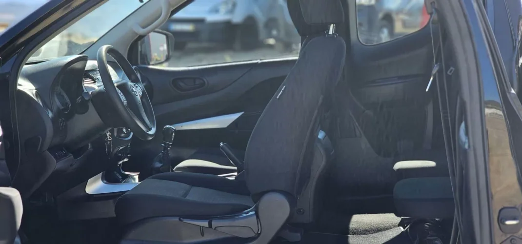 Nissan Navara 2020 - 27400 EUR, 190102 km - AUTO.MOTO.pt - 190102km - foto 10 de 12