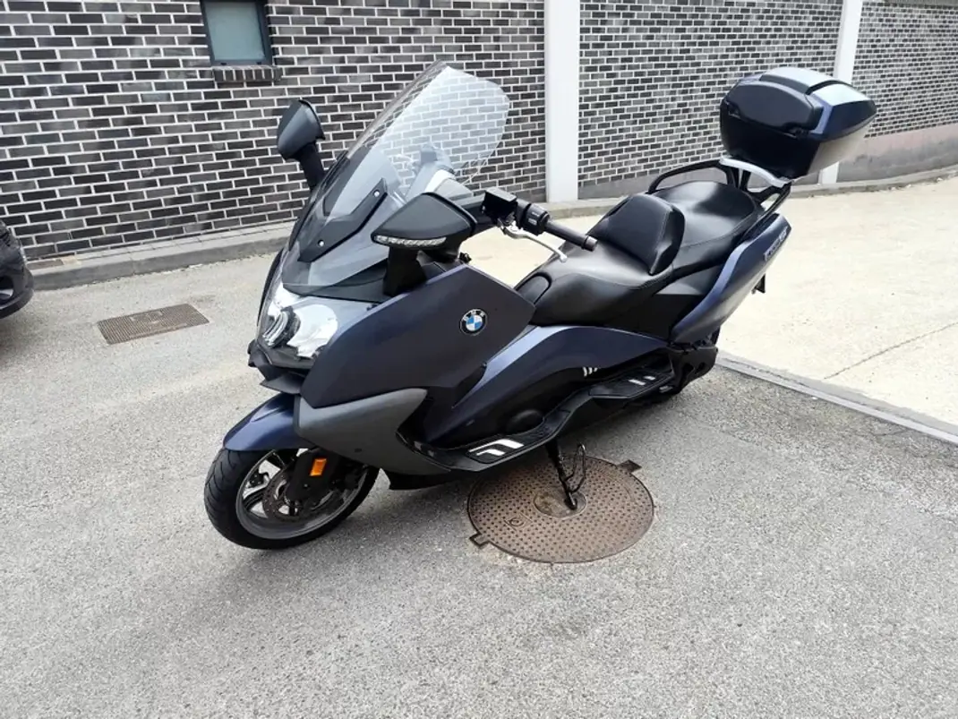 BMW C 650 GT 2018 - 5980 EUR, 54000 km - AUTO.MOTO.pt - 54000km - foto 1 de 20