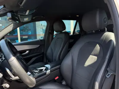 Mercedes-Benz GLC 220 2017 - 27500 EUR, 181000 km - AUTO.MOTO.pt - 181000km - foto 9 de 13