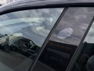 Tesla Model 3 2019 - 22995 EUR, 126801 km - AUTO.MOTO.pt - 126801km - foto 25 de 40