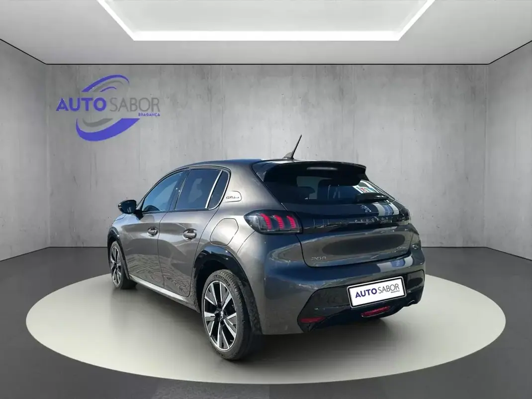 Peugeot 208 2020 - 19450 EUR, 45250 km - AUTO.MOTO.pt - 45250km - foto 3 de 12