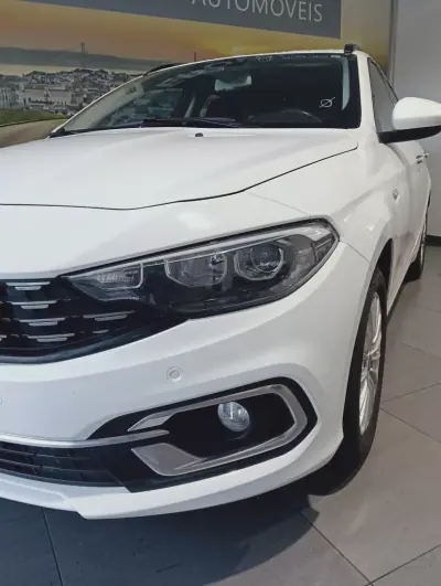 Fiat Tipo Station Wagon 2021 - 11490 EUR, 139989 km - AUTO.MOTO.pt - 139989km - foto 10 de 29