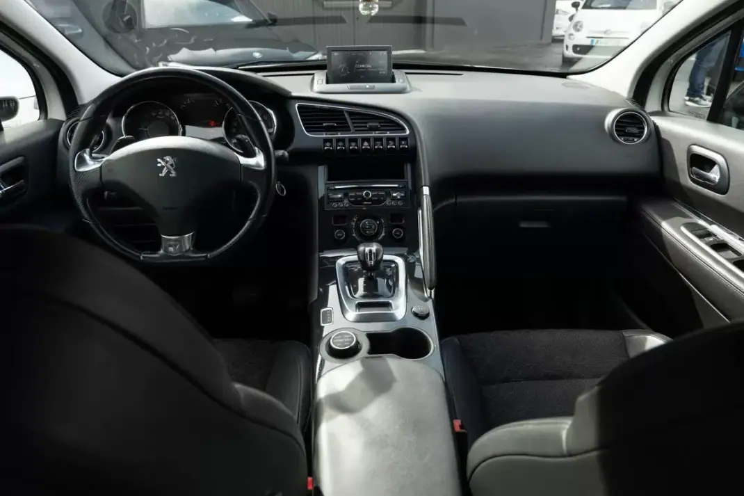 Peugeot 3008 2014 - 7900 EUR, 320877 km - AUTO.MOTO.pt - 320877km - foto 18 de 31