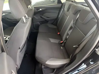 Ford Focus 2012 - 8500 EUR, 203000 km - AUTO.MOTO.pt - 203000km - foto 13 de 16