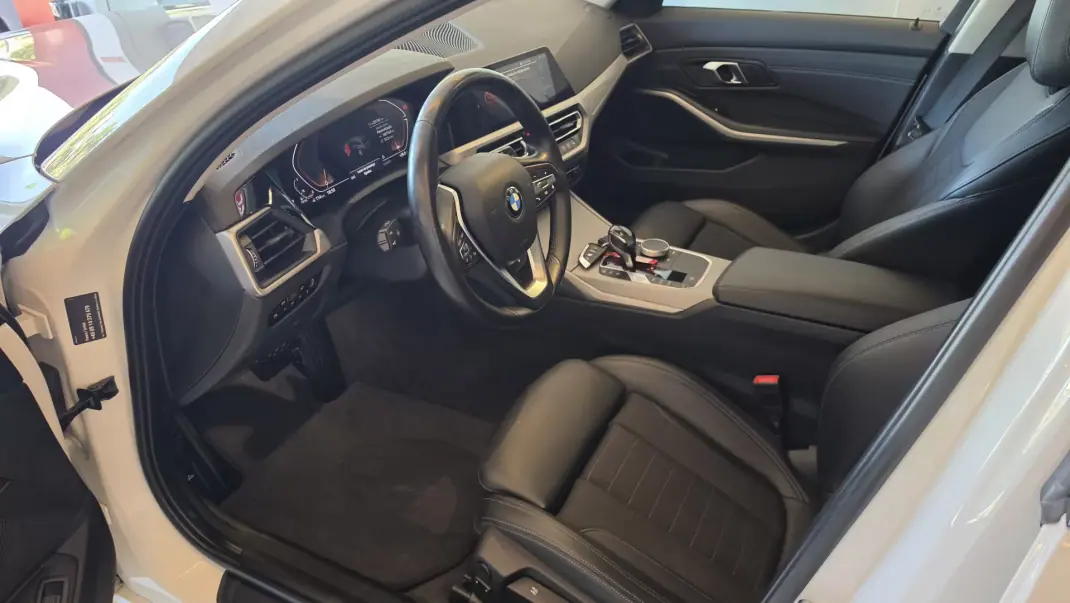 BMW 320 2021 - 25900 EUR, 221792 km - AUTO.MOTO.pt - 221792km - foto 6 de 61