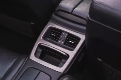 BMW 320 2016 - 18900 EUR, 230000 km - AUTO.MOTO.pt - 230000km - foto 25 de 28