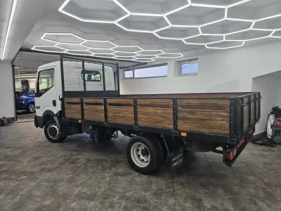 Nissan Cabstar 2017 — foto 6 de 37