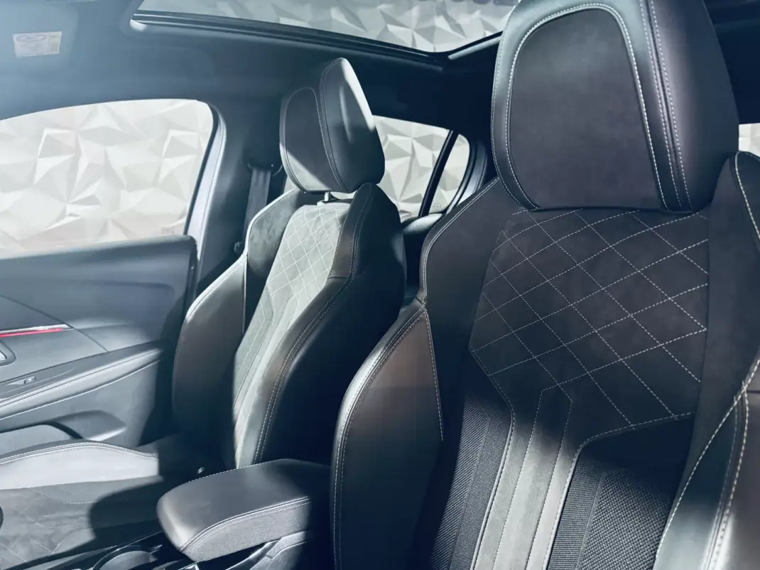 Peugeot 208 2022 - 15990 EUR, 75129 km - AUTO.MOTO.pt - 75129km - foto 33 de 35