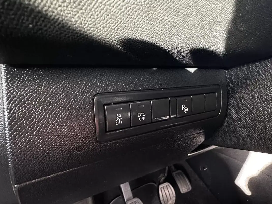 Peugeot 308 SW 2016 - 9990 EUR, 175000 km - 175000km - foto 15 de 16