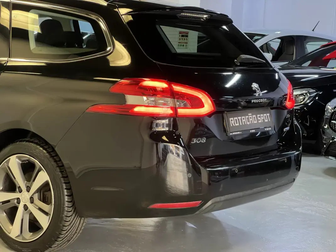 Peugeot 308 SW 2016 - 10990 EUR, 160000 km - 160000km - foto 39 de 42