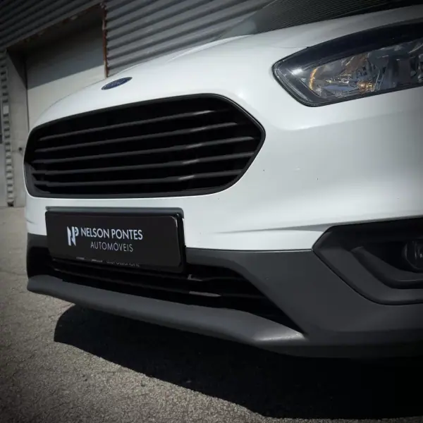 Ford Courier tdci 2020 - 10900 EUR, 110000 km - 110000km - foto 5 de 7