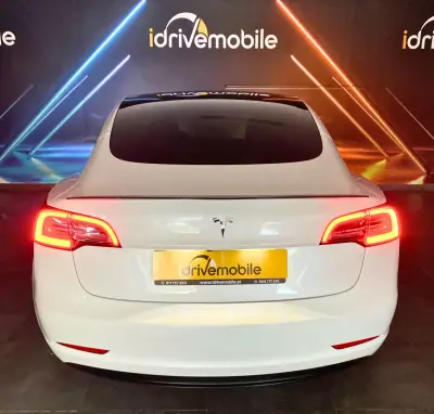 Tesla Model 3 2020 - 29900 EUR, 108726 km - AUTO.MOTO.pt - 108726km - foto 16 de 36