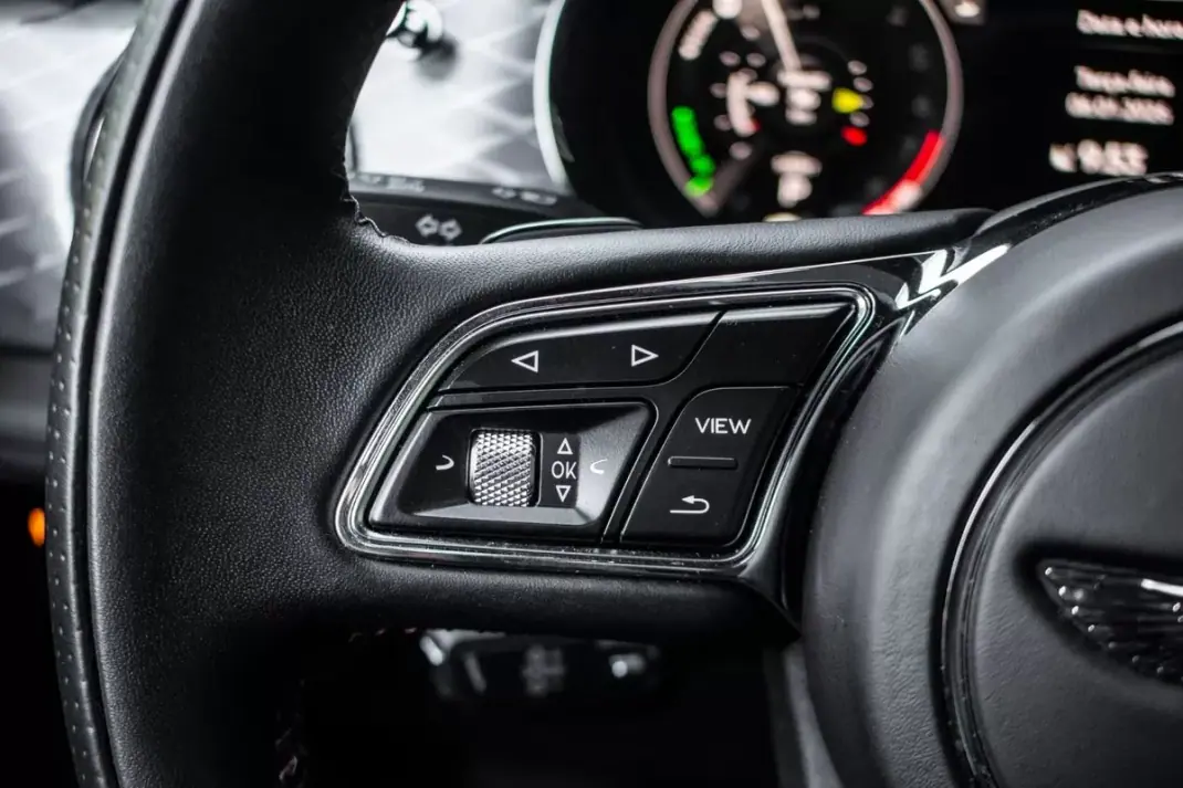 Bentley Bentayga 2022 - 210000 EUR, 70942 km - AUTO.MOTO.pt - 70942km - foto 16 de 57