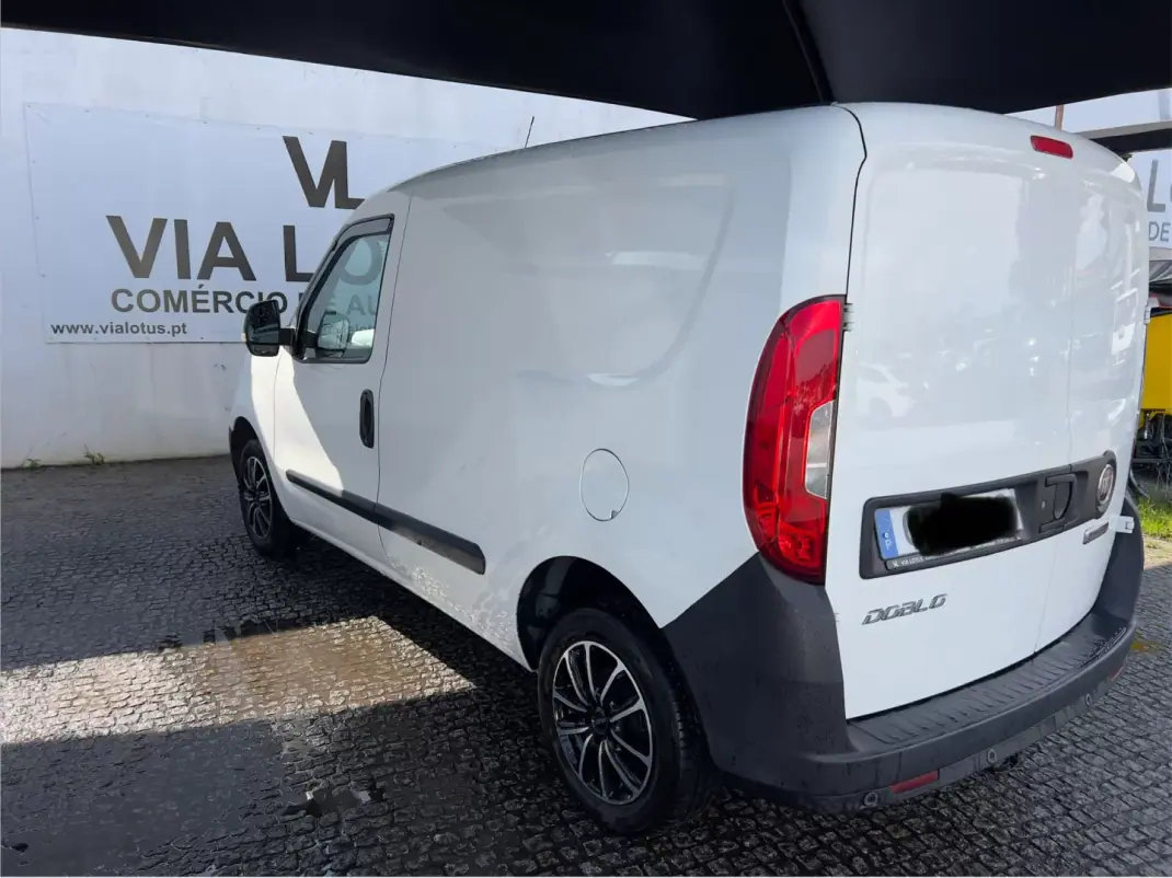 Fiat Doblo 2018 - 9250 EUR, 99150 km - AUTO.MOTO.pt - 99150km - foto 6 de 6