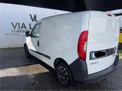 Fiat Doblo 2018 - 9250 EUR, 99150 km - AUTO.MOTO.pt - 99150km - foto 6 de 6