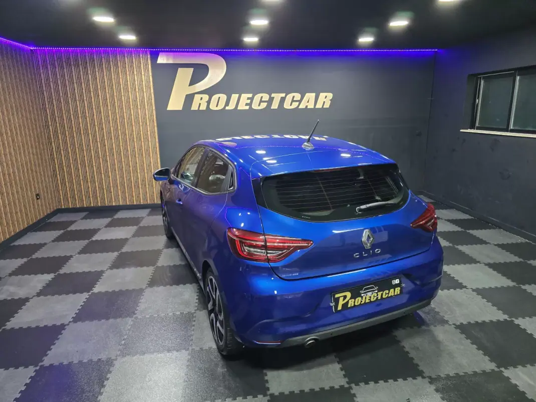 Renault Clio 2021 - 14900 EUR, 56000 km - AUTO.MOTO.pt - 56000km - foto 24 de 25