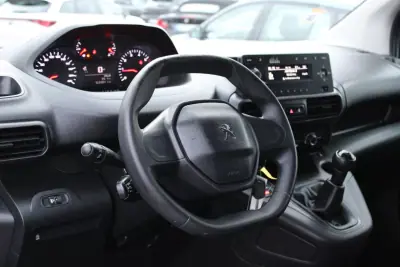Peugeot Partner 1.5 BlueHDI Longa c/Barras Tejadilho 2021 - 13990 EUR, 176000 km - AUTO.MOTO.pt - 176000km - foto 12 de 14