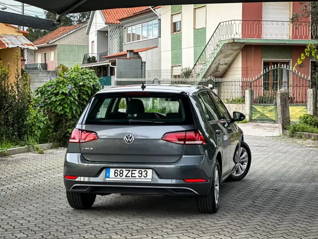 Volkswagen Golf 2019 - 16990 EUR, 165000 km - AUTO.MOTO.pt - 165000km - foto 2 de 12