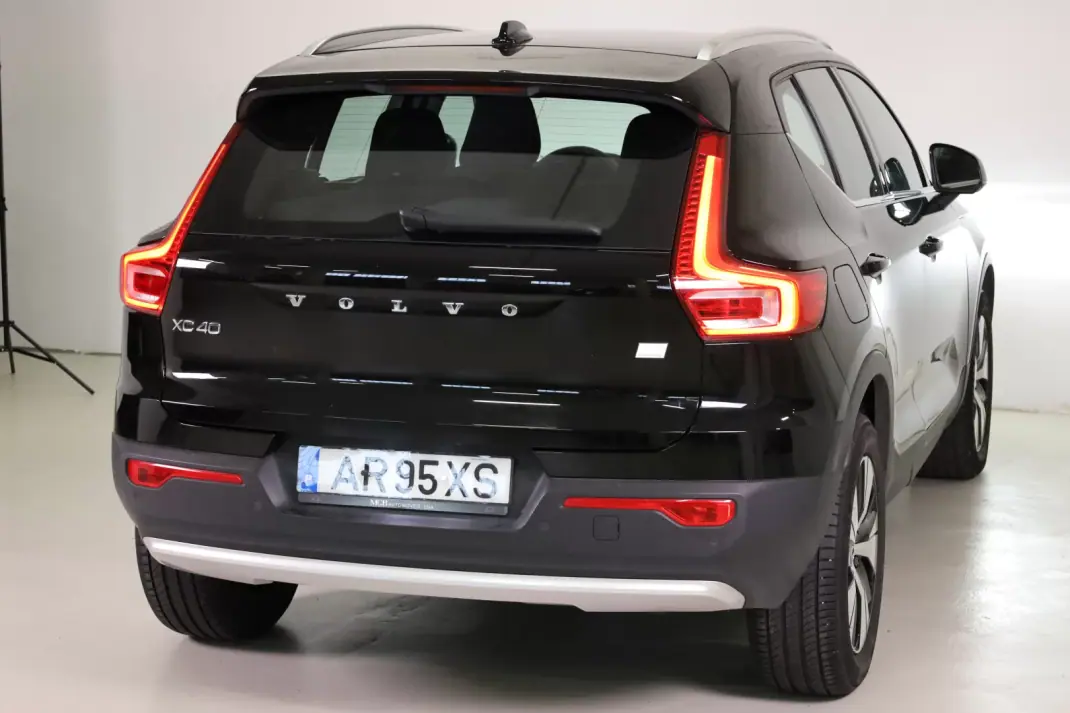 Volvo XC 40 2022 - 28990 EUR, 98750 km - AUTO.MOTO.pt - 98750km - foto 25 de 51