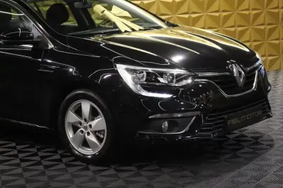 Renault Mégane Sport Tourer 2017 - 9900 EUR, 190000 km - AUTO.MOTO.pt - 190000km - foto 4 de 25