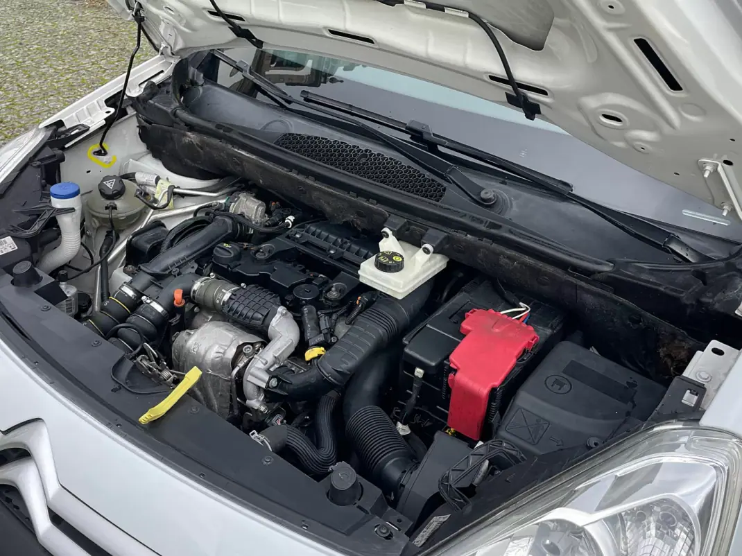 Citroën Berlingo 1.6 HDI IVA Dedutível 2019 - 10900 EUR, 142000 km - AUTO.MOTO.pt - 142000km - foto 13 de 36