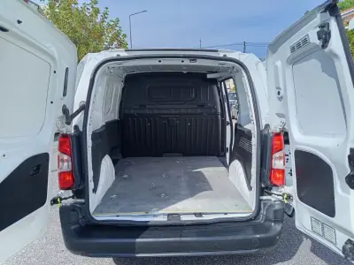 Citroën Berlingo 2020 - 12990 EUR, 127200 km - AUTO.MOTO.pt - 127200km - foto 9 de 19