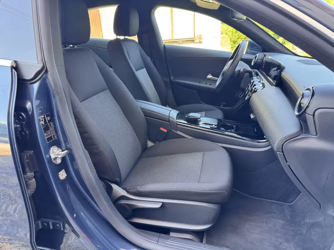 Mercedes-Benz CLA 200 2022 - 27500 EUR, 65247 km - 65247km - foto 24 de 24