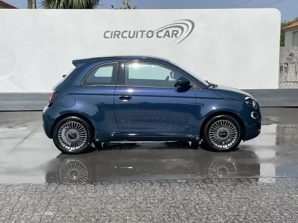 Fiat 500e 2022 - 16750 EUR, 65226 km - AUTO.MOTO.pt - 65226km - foto 8 de 42