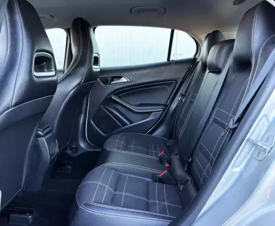 Mercedes-Benz GLA 200 2015 - 20750 EUR, 124000 km - AUTO.MOTO.pt - 124000km - foto 11 de 34