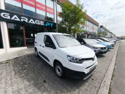 Toyota Proace City 1.5D L1 Active 2021 - 14950 EUR, 77000 km - AUTO.MOTO.pt - 77000km - foto 2 de 9
