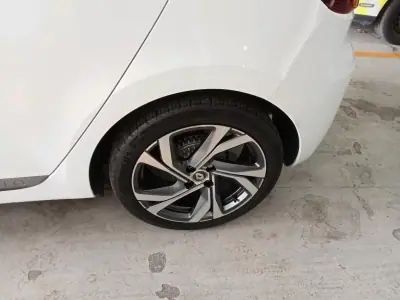 Renault Clio 2020 - 16800 EUR, 101469 km - AUTO.MOTO.pt - 101469km - foto 14 de 14