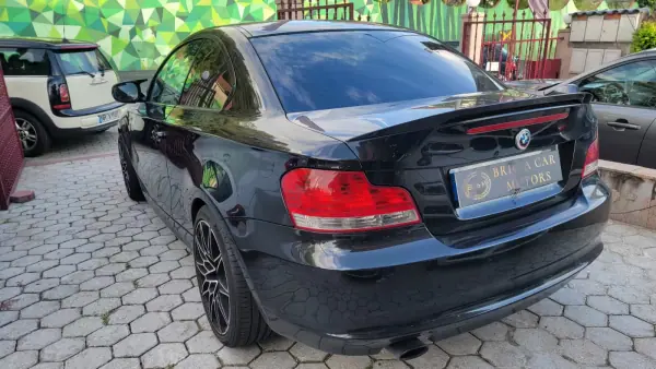 BMW 120 2011 - 12490 EUR, 230000 km - AUTO.MOTO.pt - 230000km - foto 4 de 5