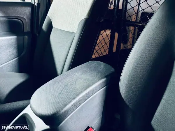 Renault Kangoo 1.5 dCi Confort S/S 2019 - 9990 EUR, 116502 km - AUTO.MOTO.pt - 116502km - foto 22 de 30
