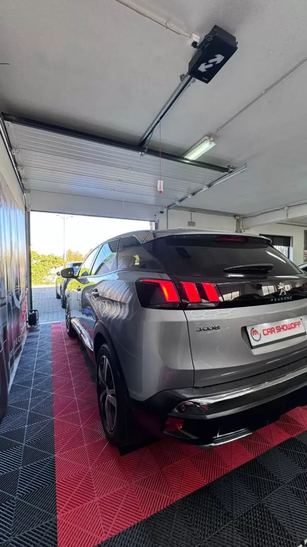 Peugeot 3008 2018 - 16900 EUR, 167000 km - AUTO.MOTO.pt - 167000km - foto 4 de 10