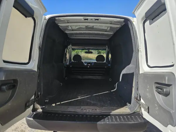 Opel COMBO 2004 - 3250 EUR, 310000 km - AUTO.MOTO.pt - 310000km - foto 5 de 9