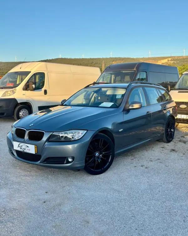 BMW 318 2009 - 8500 EUR, 317000 km - AUTO.MOTO.pt - 317000km - foto 10 de 10