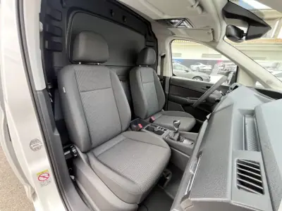 VW Caddy 2.0TDI Cargo Business 2025 - 24950 EUR, 10 km - AUTO.MOTO.pt - 10km - foto 26 de 42
