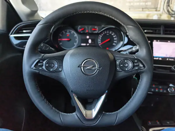 Opel Corsa 2023 - 15900 EUR, 36600 km - AUTO.MOTO.pt - 36600km - foto 14 de 17
